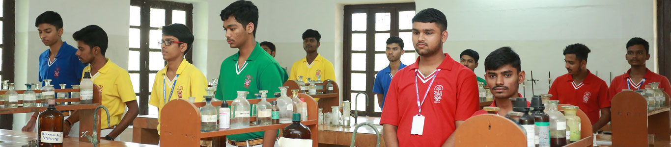 Chemistry Practical Class in Vikas Vidyalaya